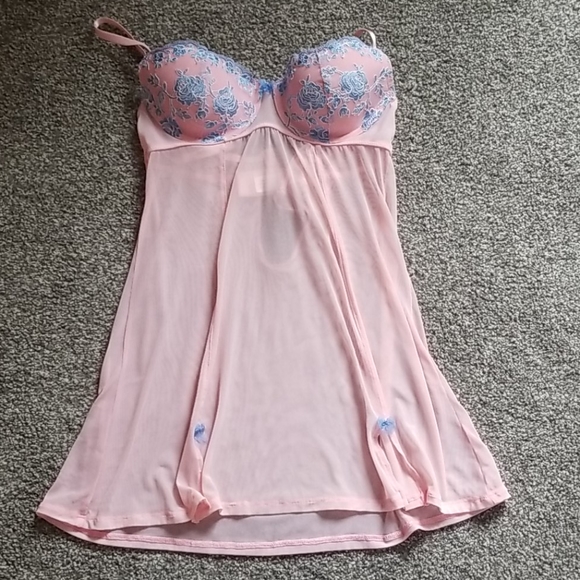 Other - Women 34B lace babydoll nightgown